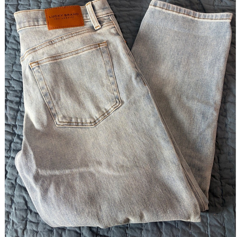 Lucky Brand Relaxed Taper Jeans Light Wash Denim Size 6/28 Mom Jeans Casual